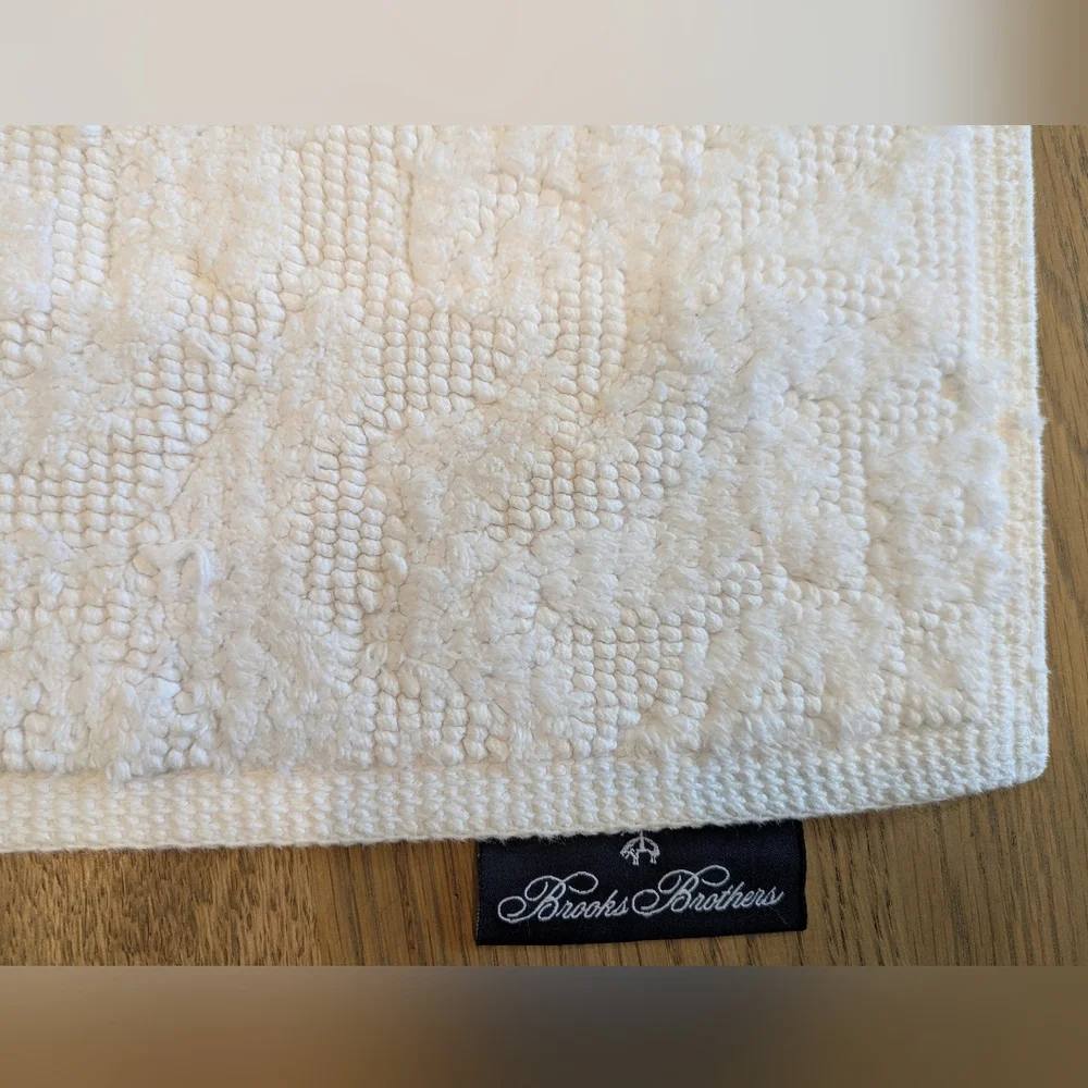 Brooks Brothers White Bathmat